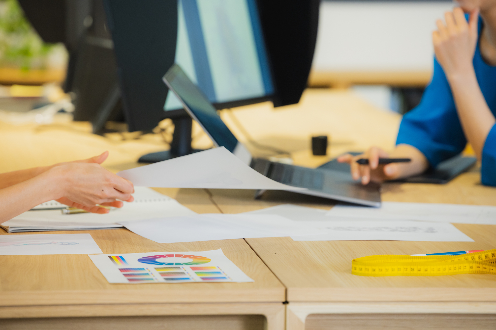 ファッション業界における大量生産・大量消費を見直す動き